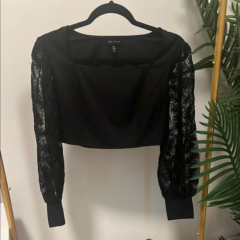 Black Lace Sleeve Crop Top